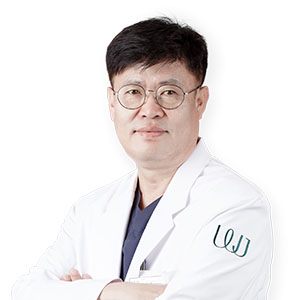 Dr. Kim Yong-bae - Eyes, Reconstruction specialist at Wonjin Plastic Surgery Clinic Seoul Korea