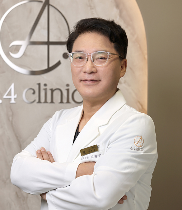 Dr. Kim Kwang-il - Petit Procedures, Aesthetic Laser, Body Contouring specialist at Sa Jeom Sa Clinic Seoul Korea