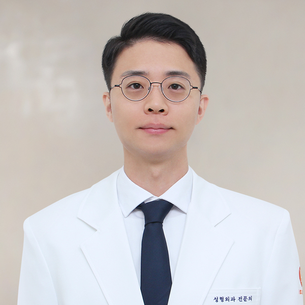 Dr. Yoo Sang-soo - Eye Surgery specialist at Hit Plastic Surgery Seoul Korea