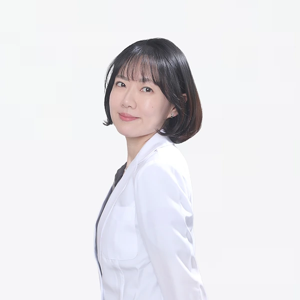 Dr. Jeong Hu-young - Aesthetic Medicine specialist at Cléor Clinic Hongdae Seoul Korea